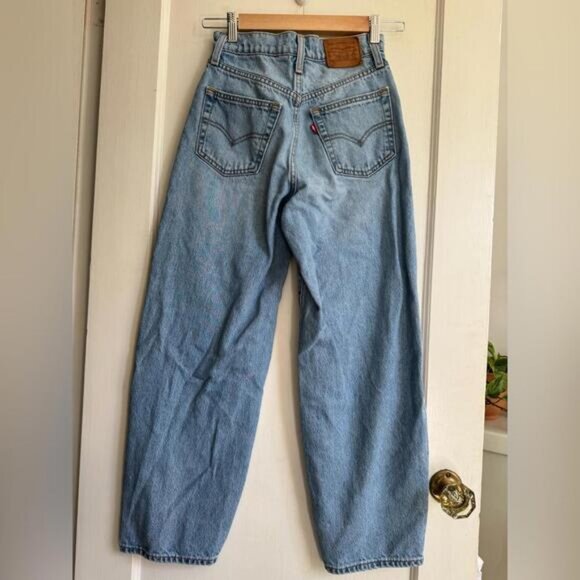 Levis Balloon Leg Jeans - Picture 5 of 12